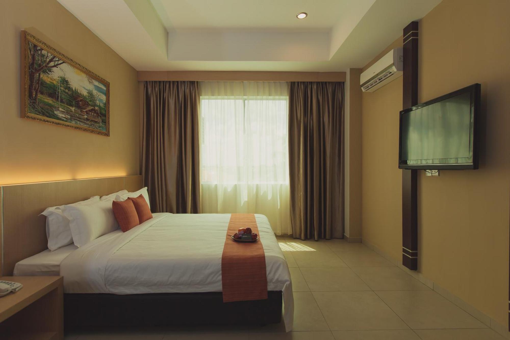 Paragon Lutong Hotel Exterior photo