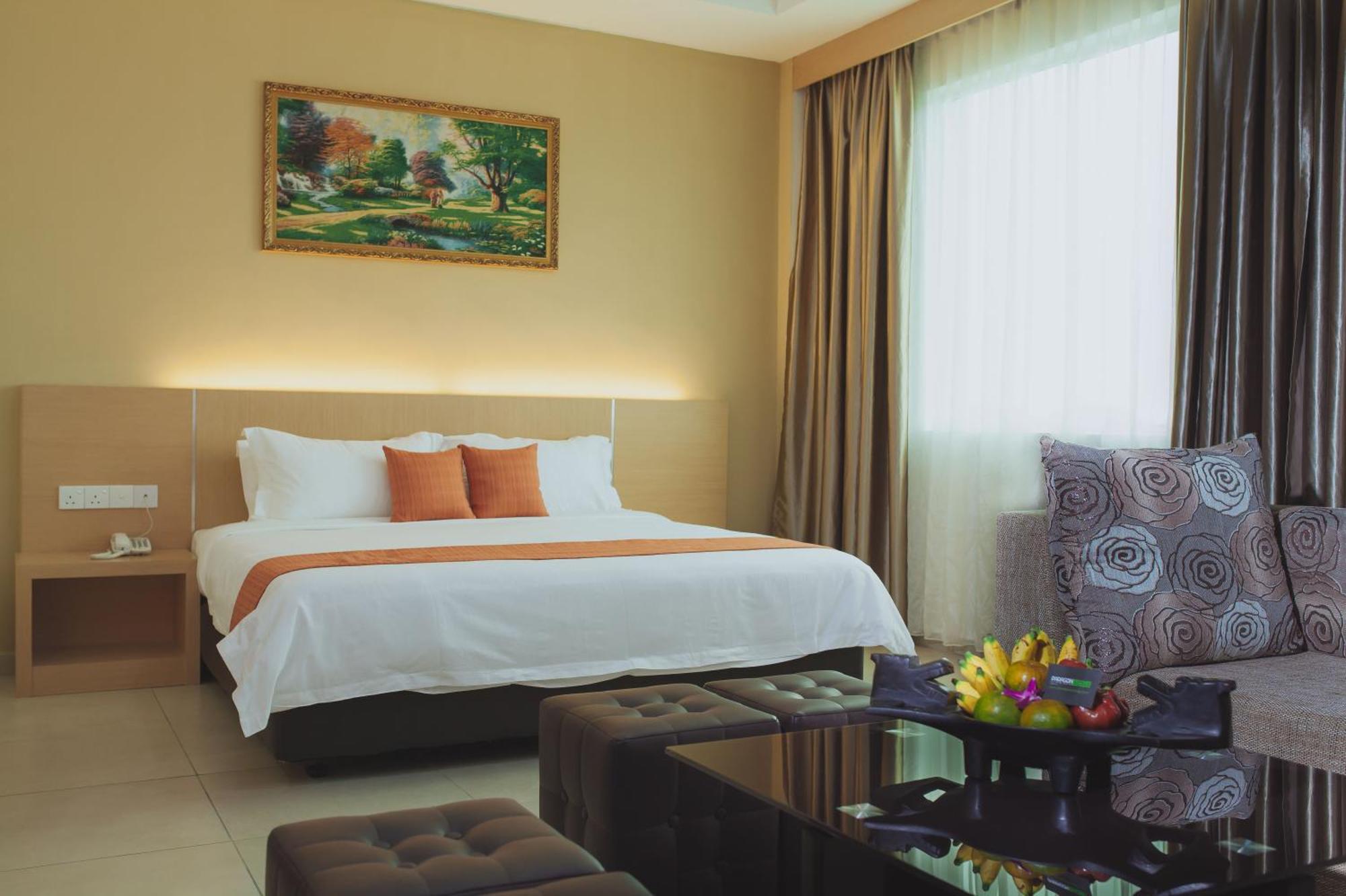 Paragon Lutong Hotel Exterior photo