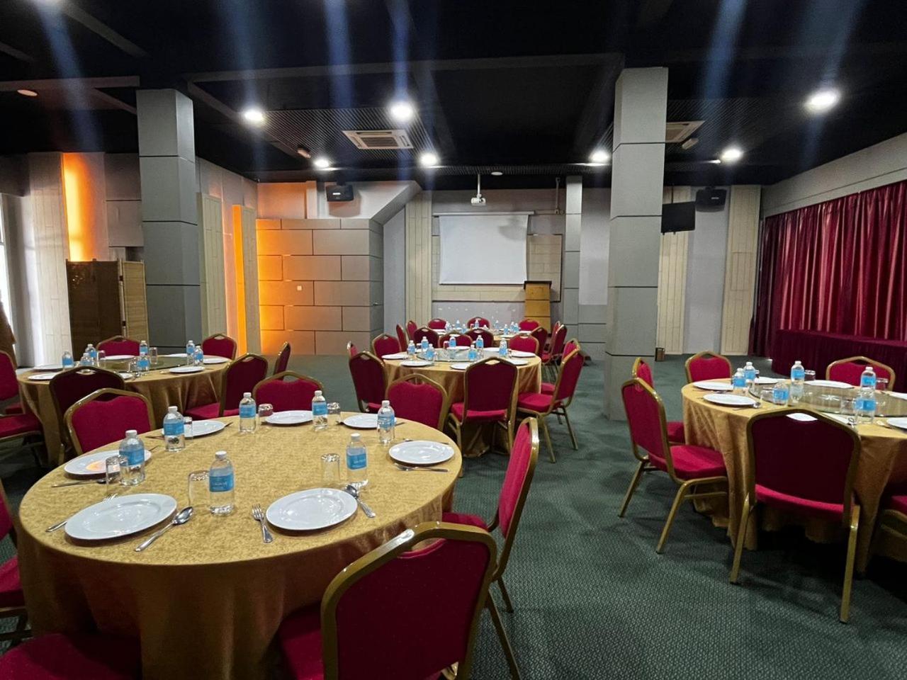 Paragon Lutong Hotel Exterior photo