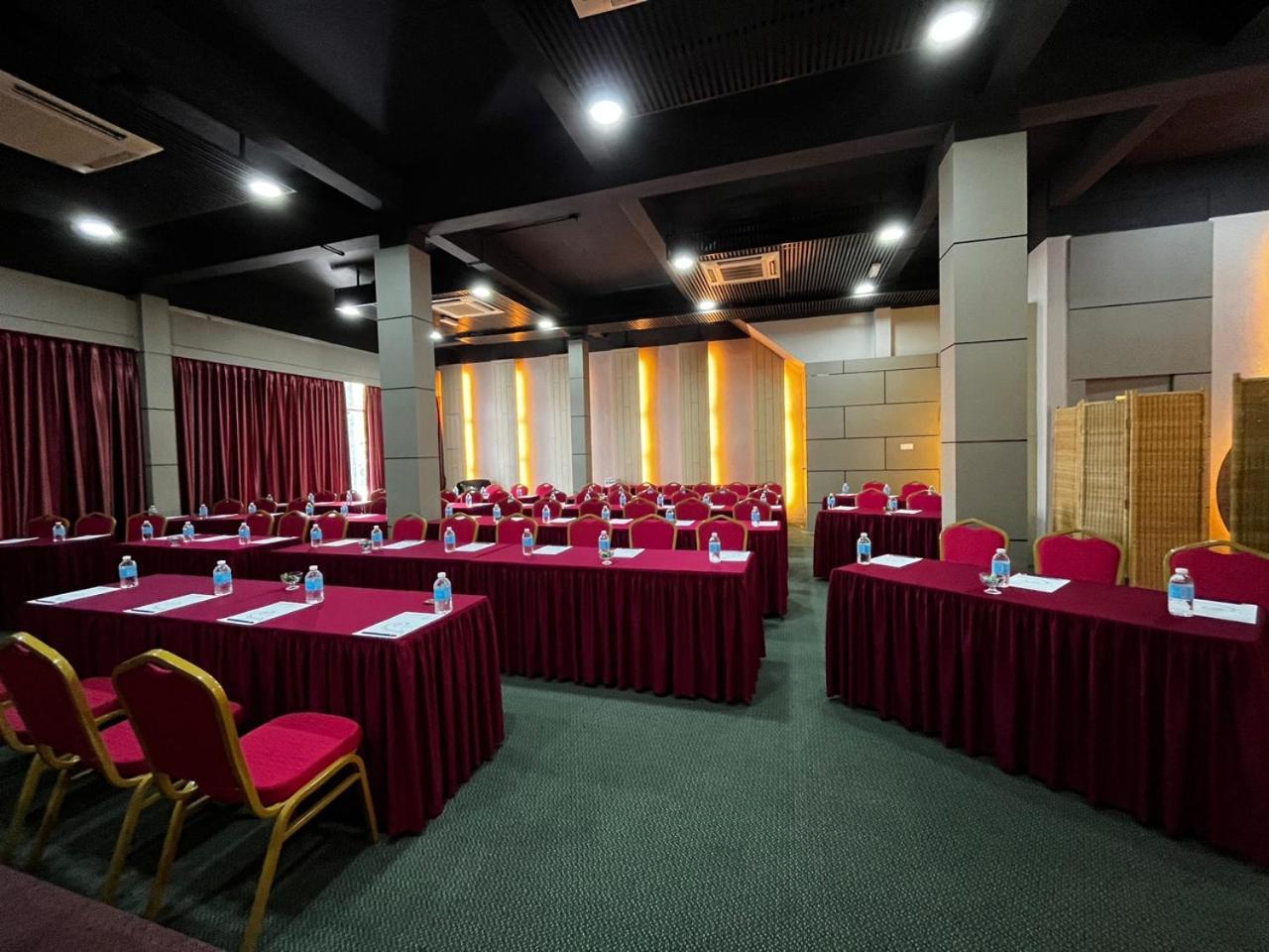 Paragon Lutong Hotel Exterior photo