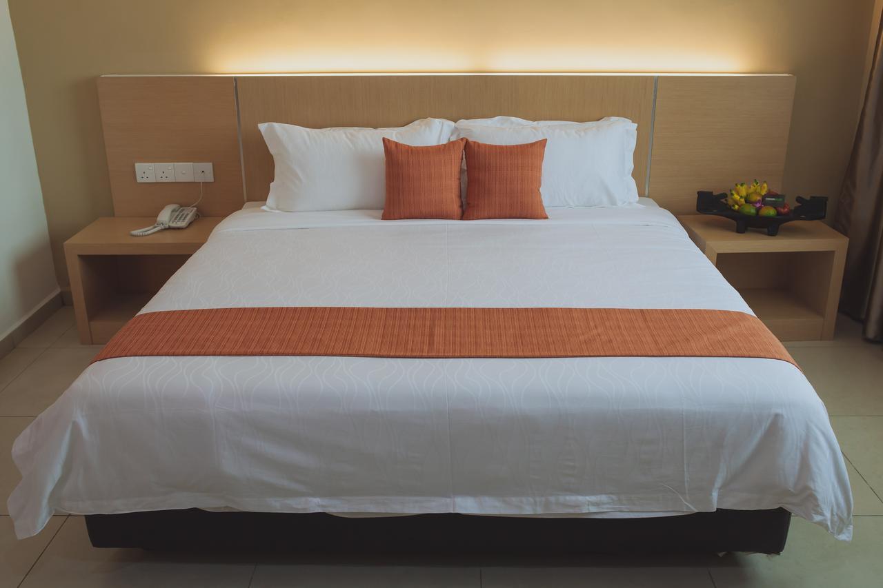 Paragon Lutong Hotel Room photo