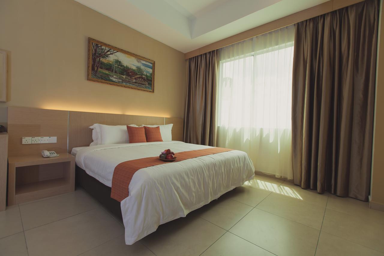 Paragon Lutong Hotel Room photo