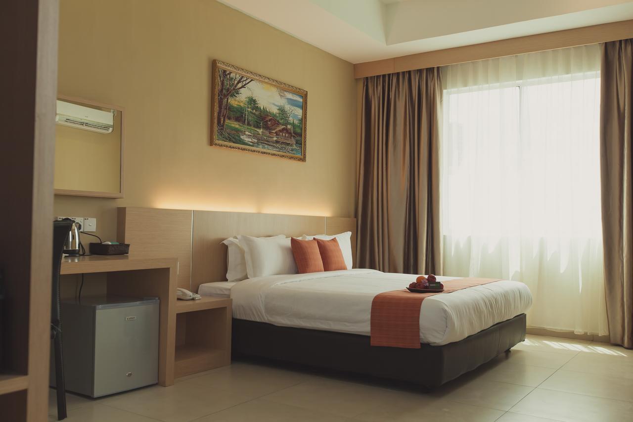 Paragon Lutong Hotel Room photo