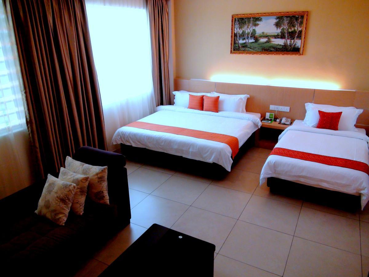 Paragon Lutong Hotel Room photo