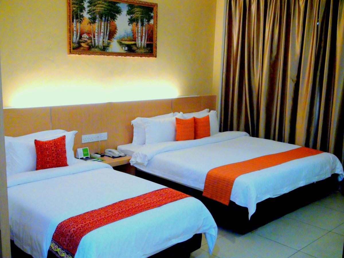 Paragon Lutong Hotel Room photo