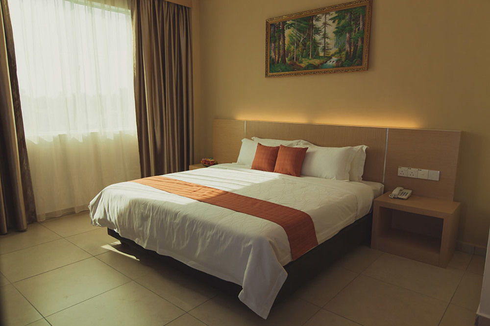 Paragon Lutong Hotel Exterior photo
