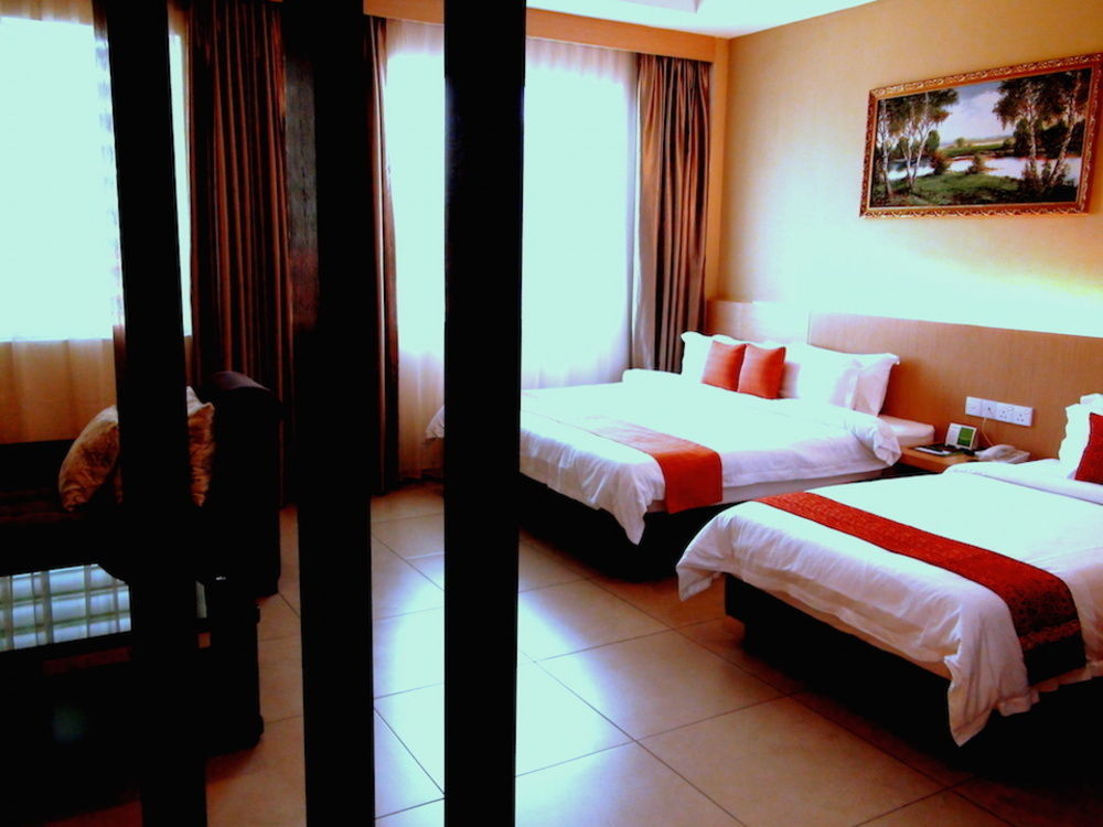 Paragon Lutong Hotel Exterior photo