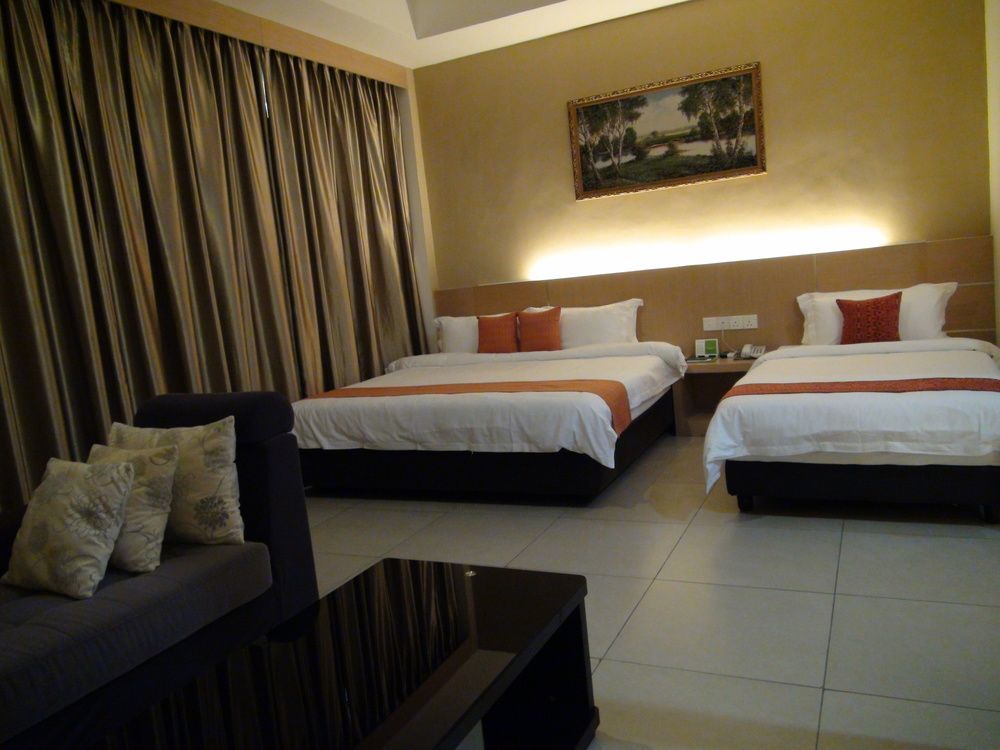 Paragon Lutong Hotel Exterior photo